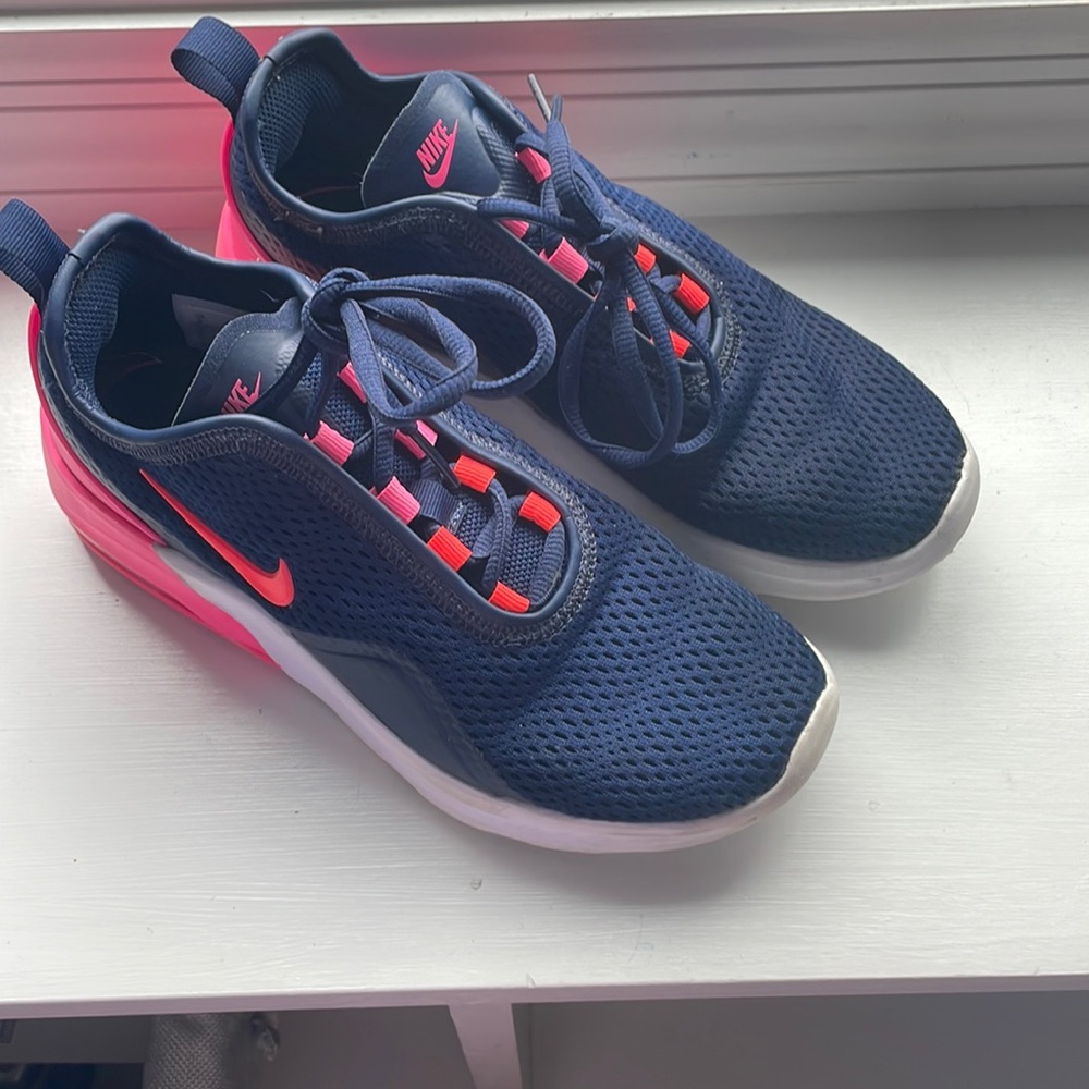 Kids Nike air max motion 2 navy and pink size 6